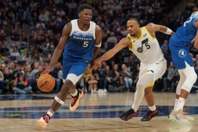 Kaiyun Sports-包含清晨明尼苏达森林狼备战NBA常规赛，主帅复盘细节曝光，管理层满意，团队化学反应显著的词条