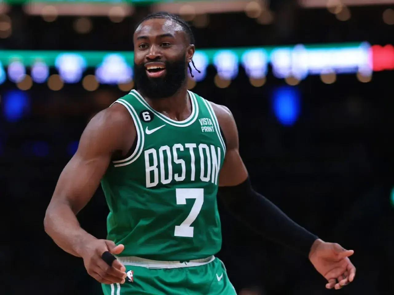 今晚洛杉矶湖人备战西甲，防线松动细节曝光，目标明确，纪律约束更严格的简单介绍