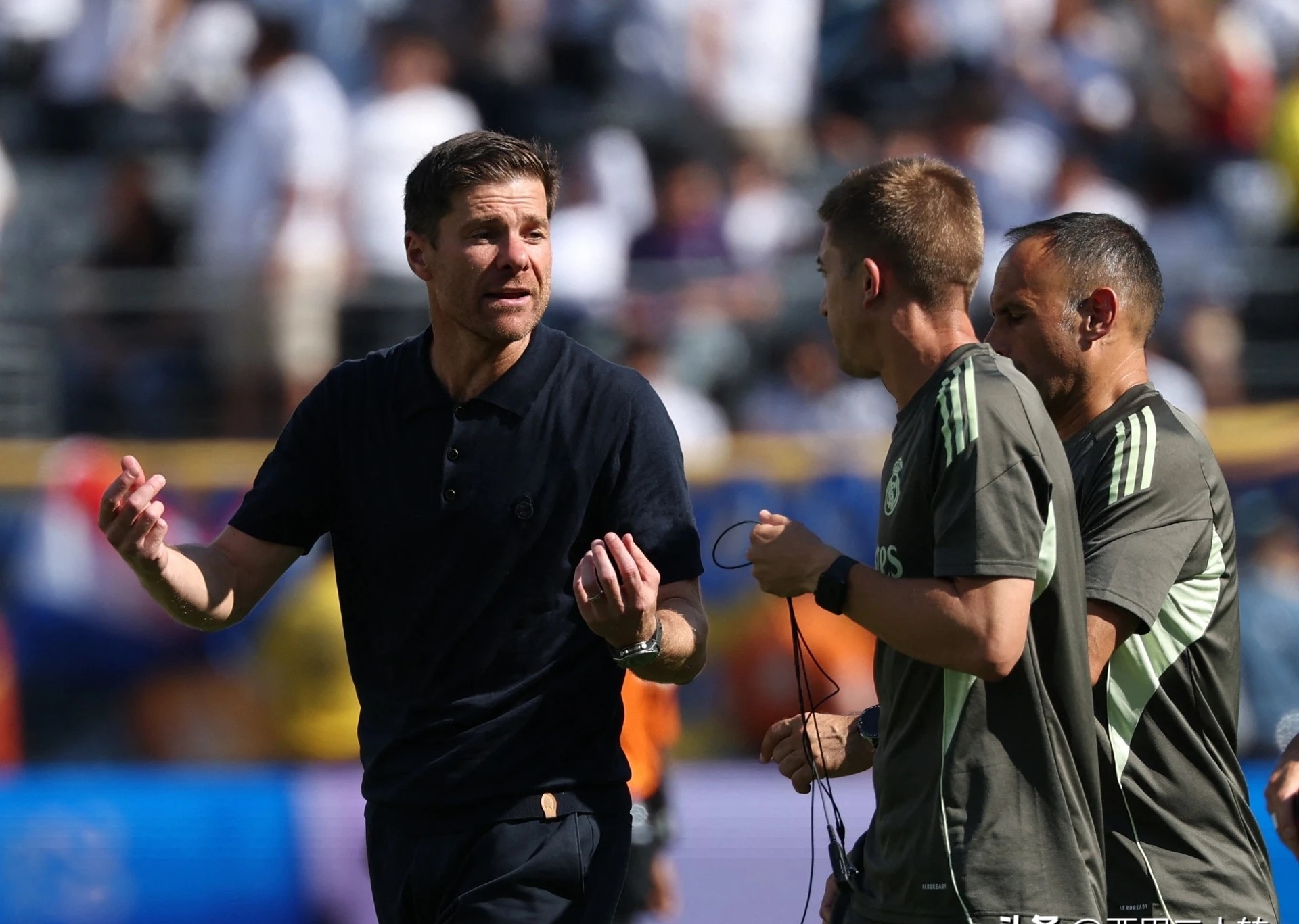 包含集结日皇家马德里备战亚冠；战术微调细节曝光；信心回归；心理建设被强调的词条